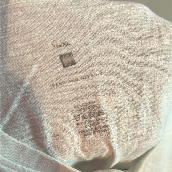 GAP Cream Textured Top - Picture 2 of 6